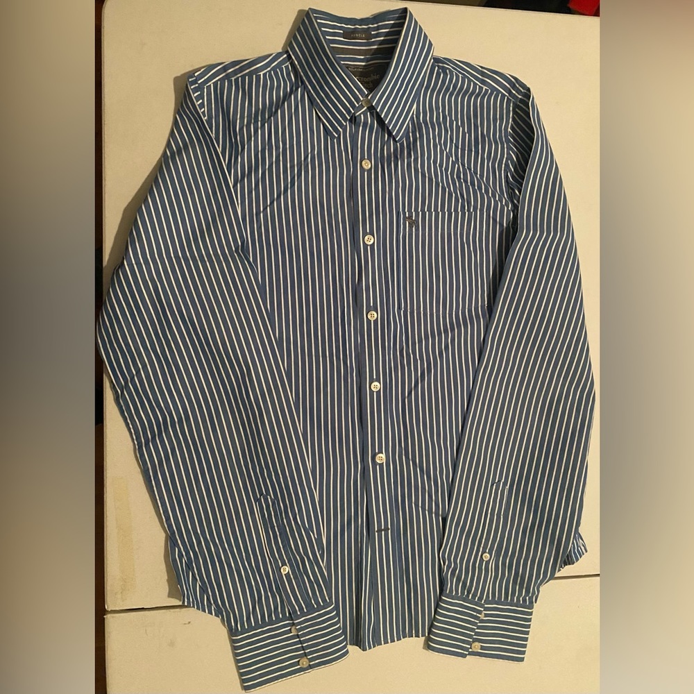 Abercrombie & Fitch  Blue long sleeve button down. Size Large  Like new
